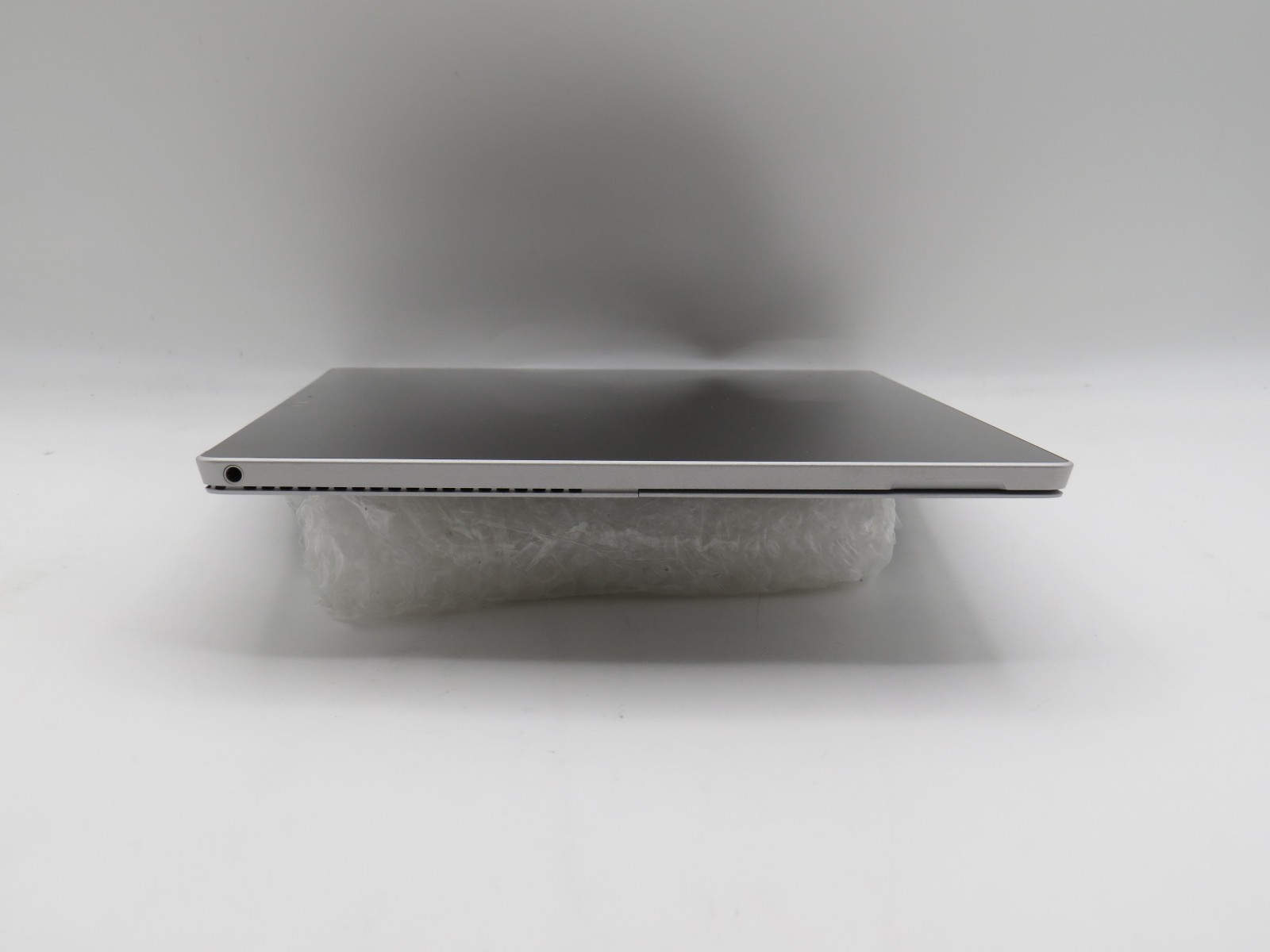 Microsoft Surface Pro 4 i5-6300U@2.4GHz 8GB RAM 12″ 256GB HD No OS/AC