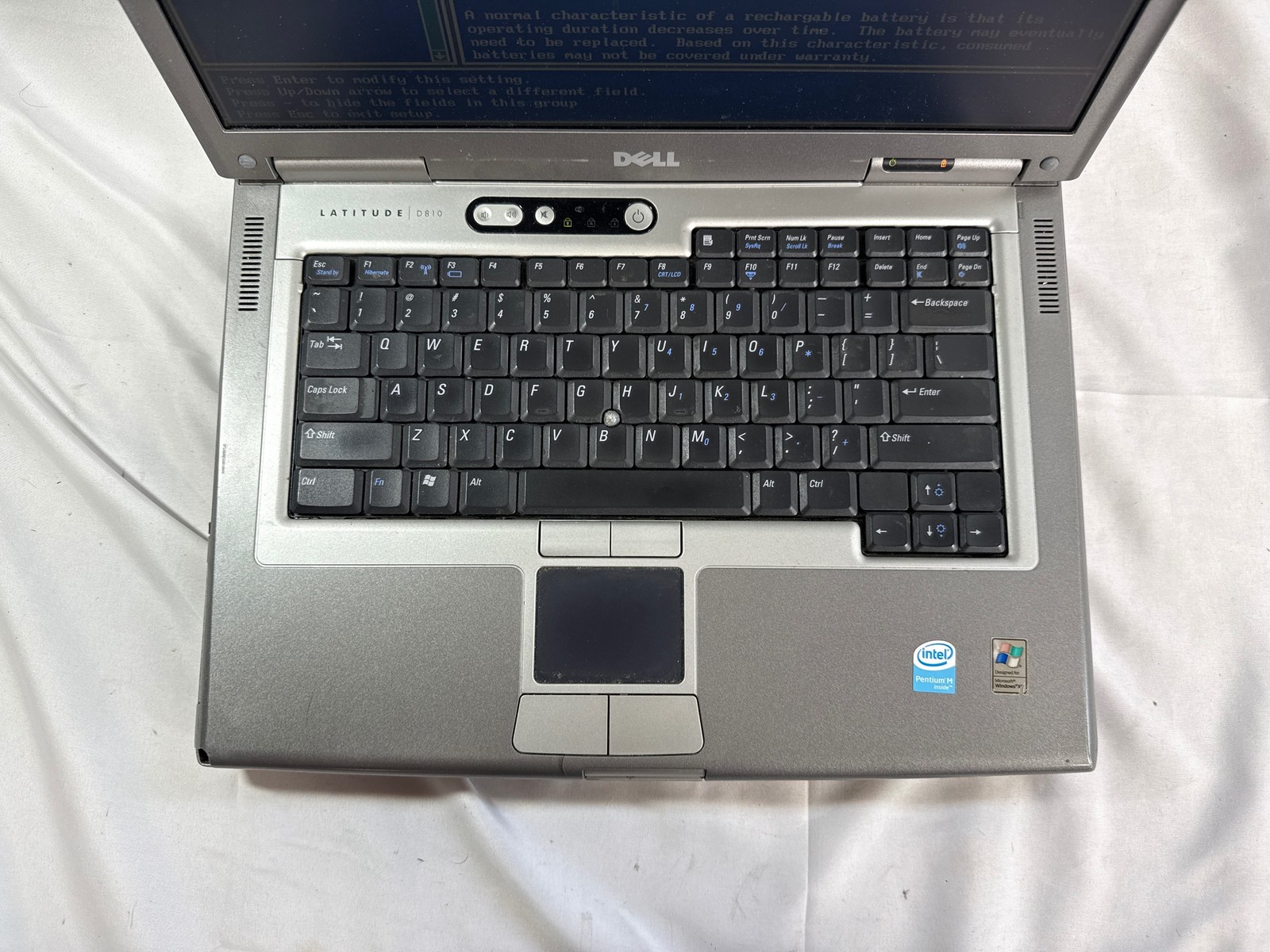 Dell Latitude D810 Win XP 2.1GHz 1 GB 40GB HDD 15.4″ FOR PARTS/REPAIR