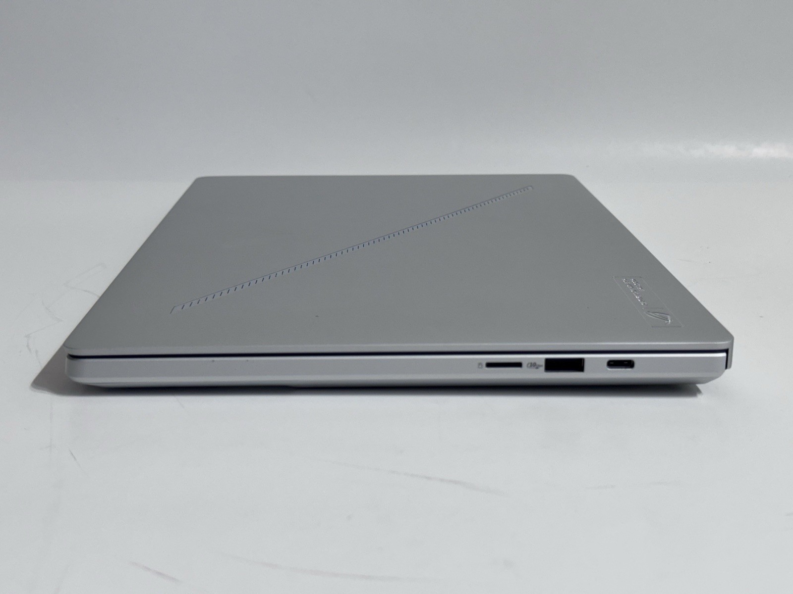 Asus ROG Zephyrus G14 GA403 14 QHD+ OLED Ryzen AI 9 HX 370 32GB 1TB RTX 5070 Ti