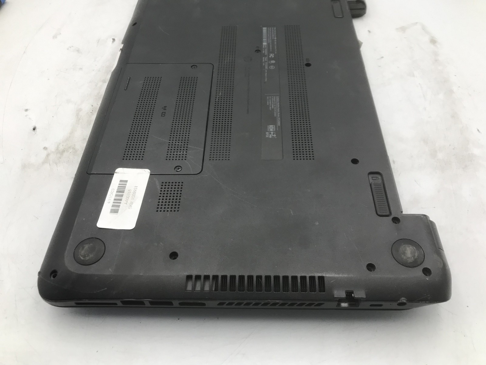 HP 15 F305DX – FOR PARTS/BROKEN LCD – AMD A6 5200 – NO RAM -READ DESCRIPTION- BB