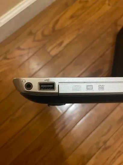 (SELL AS IS) Dell Latitude E5430 laptop 4 gb ram 500 gb hard drive