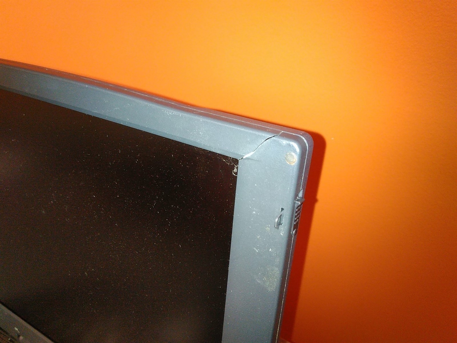 Bad Floppy MicroQuest P79T Retro Laptop Pentium MMX 166MHz 32MB 0HD NO PSU AS-IS