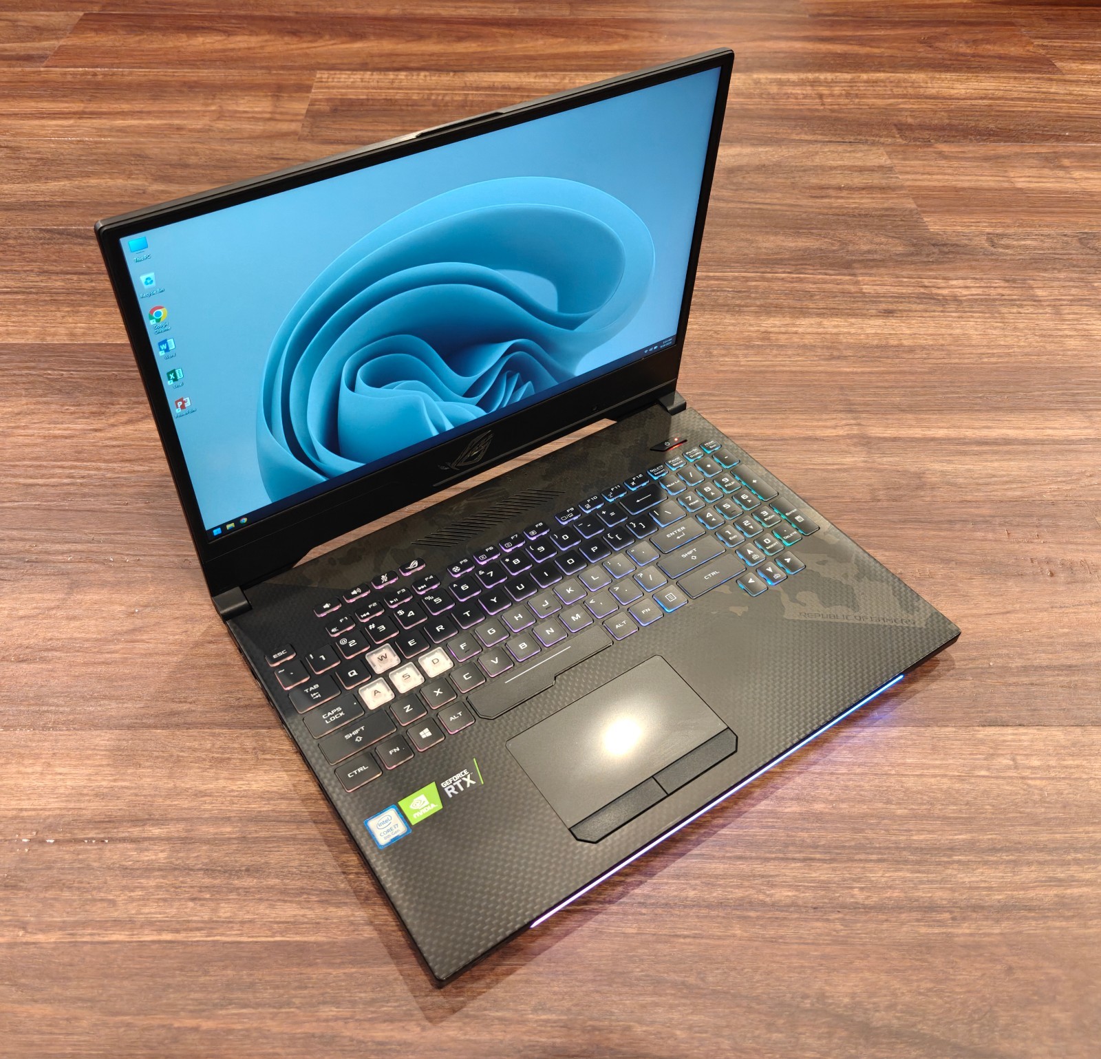 Asus ROG Strix SCAR II Gaming Laptop RTX 2070 32GB RAM 4TB NVMe SSD 15.6″ Win 11