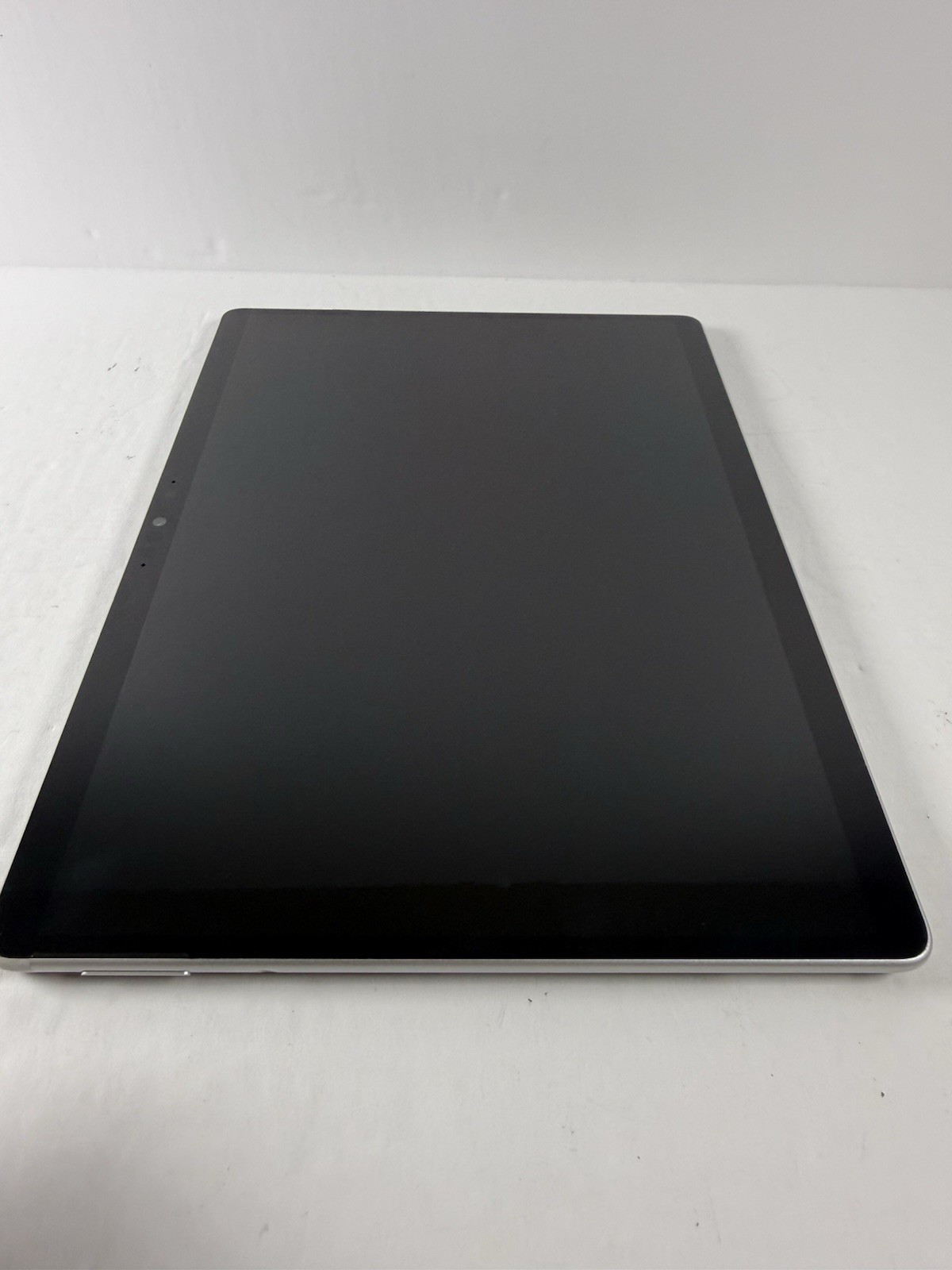 Microsoft Surface Pro 8 (1982) i5-1145G7 – 16GB RAM – 256GB 120Hz – Win 11 Pro