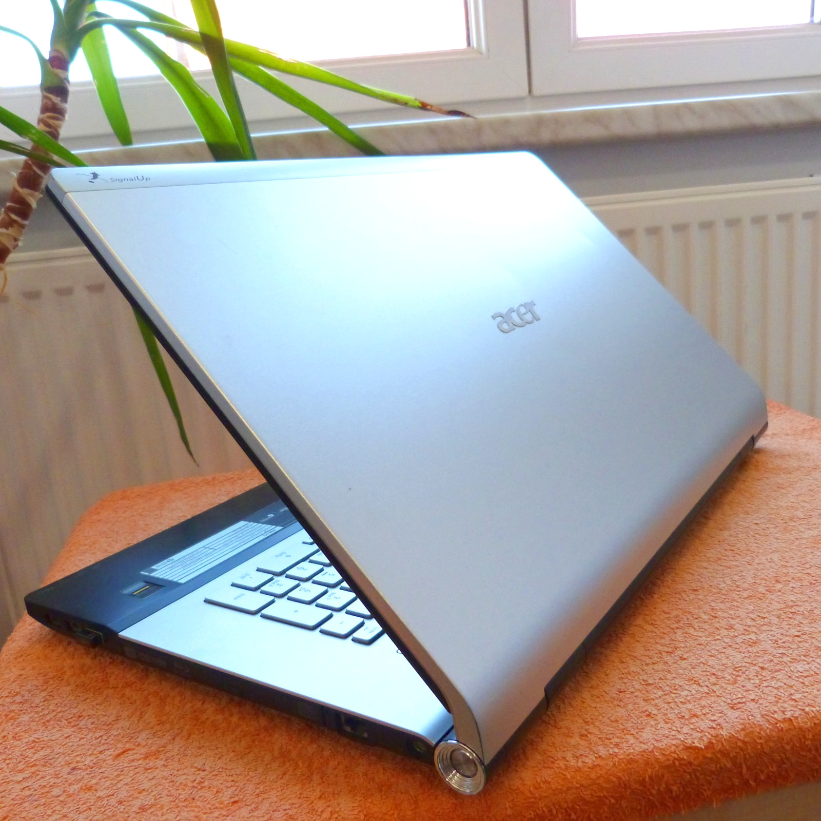 Acer 8943 ETHOS MAX Cinema 18″ METAL l 16GB RAM l 2TB SSD Windows 11 QUAD i7