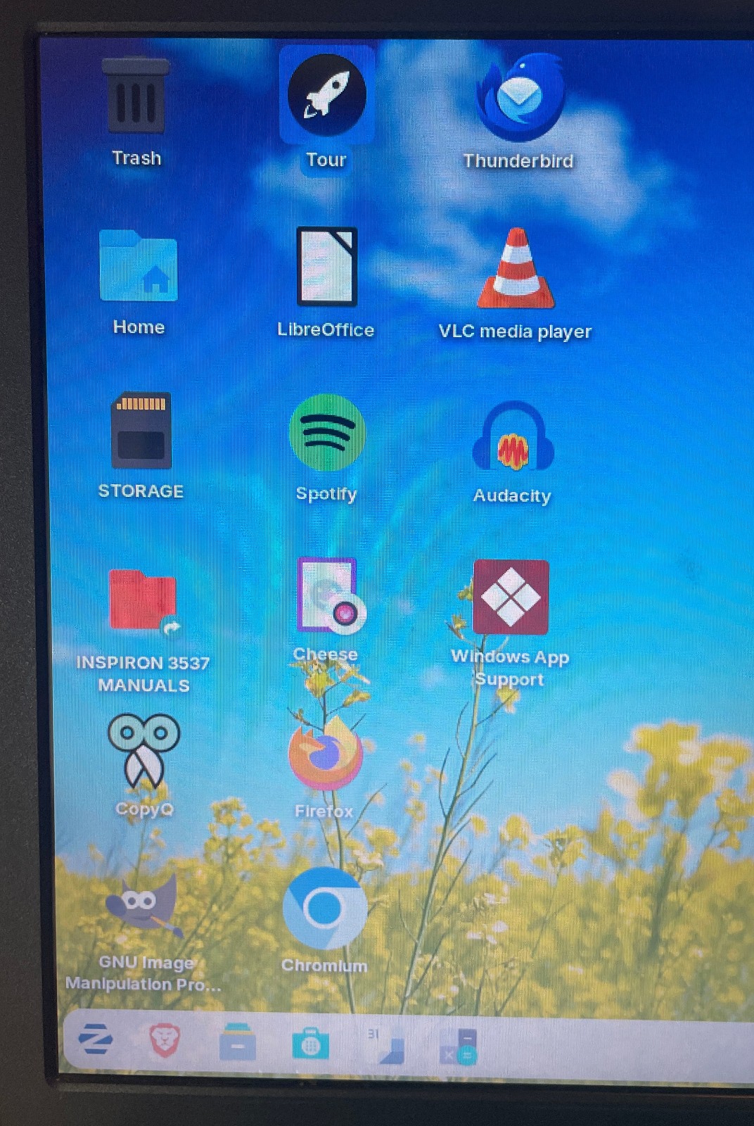 DELL INSPIRON 15-3537 Laptop 15″ i3 256gb+1tb Linux Zorin 18-extras-21