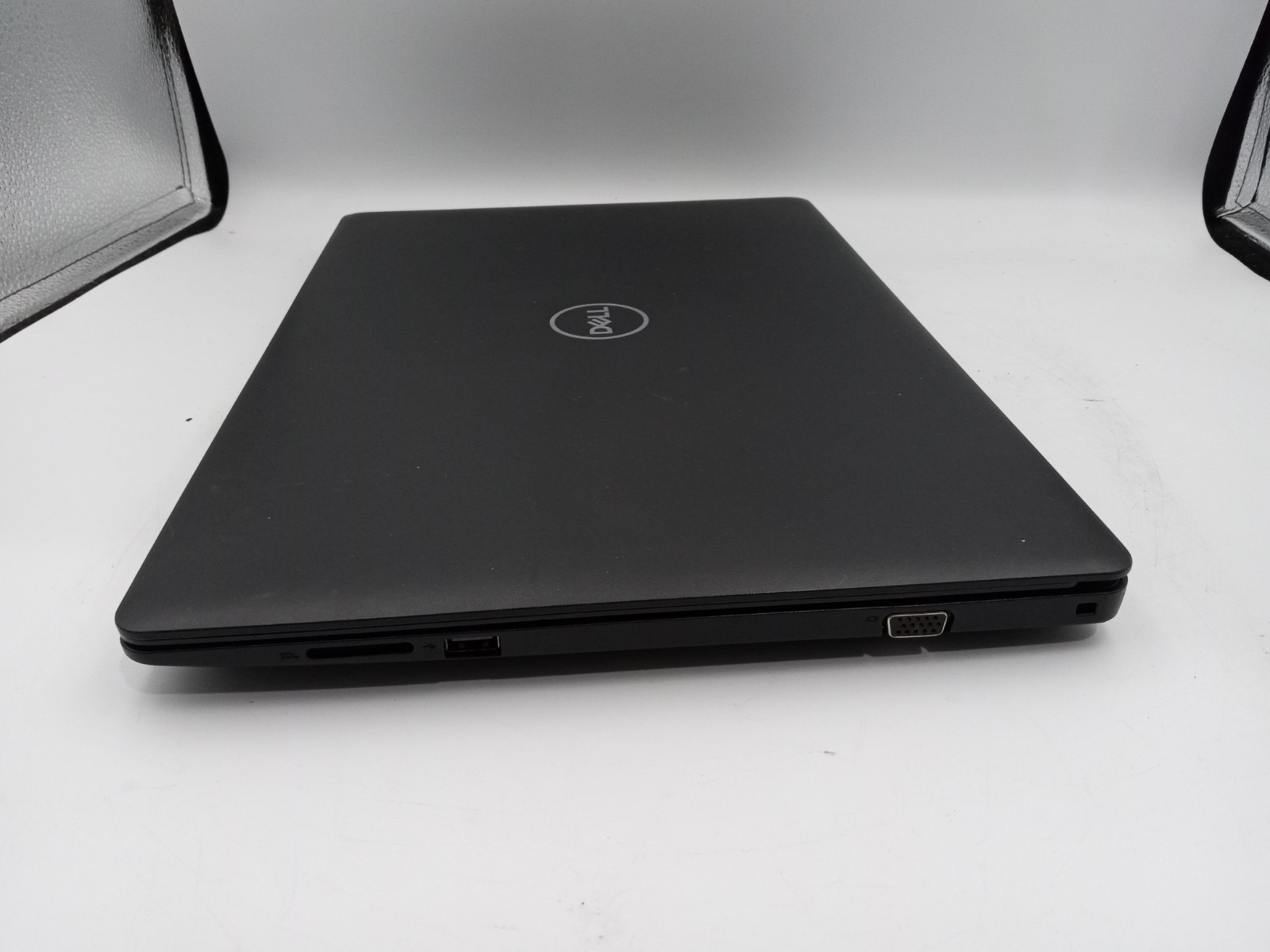 Dell Latitude 3590 15.6″ Touchscreen i5-8250U 4GB RAM 128GB SSD Windows 11 -RR