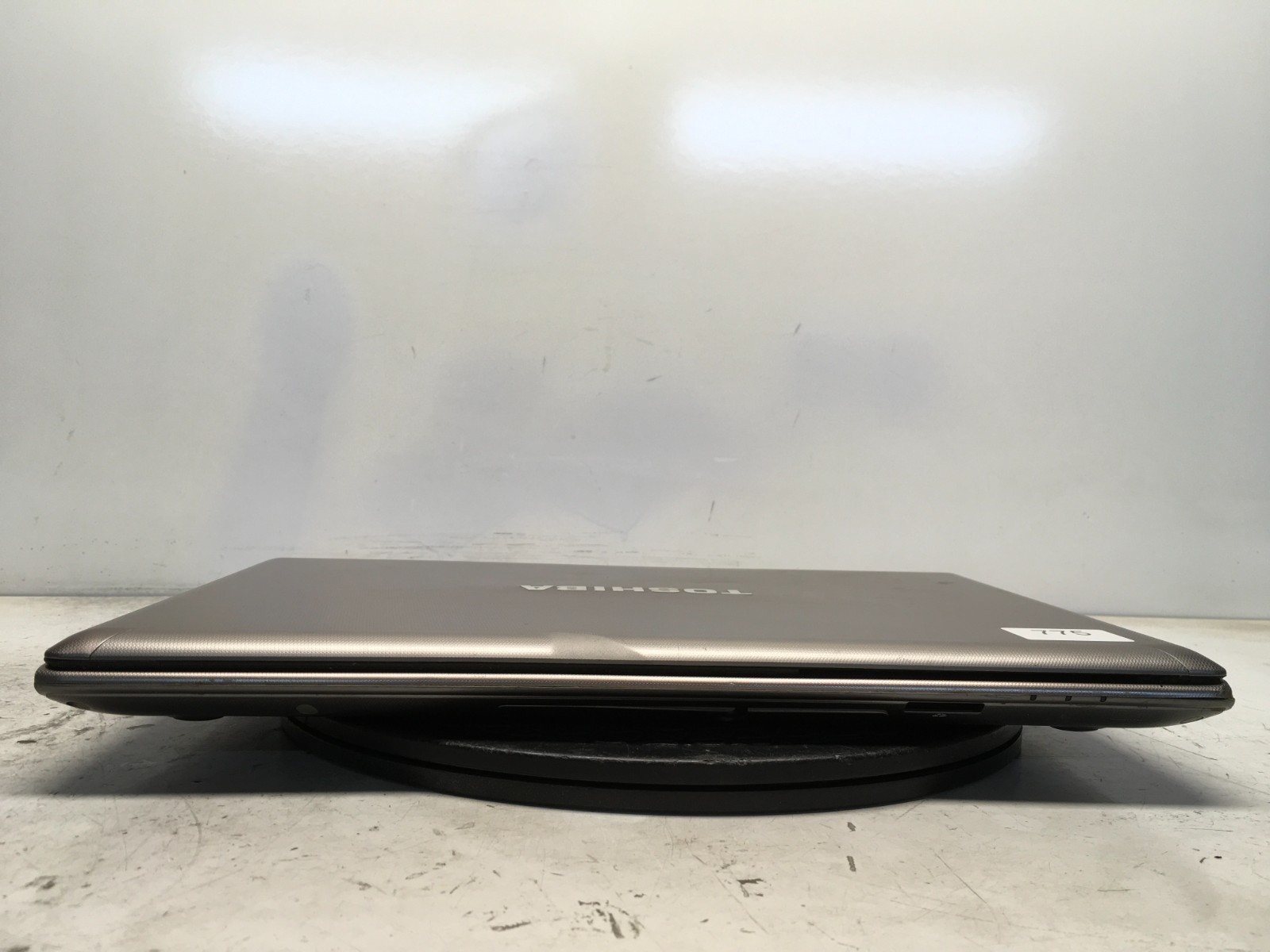 Toshiba Satellite P855-S5102 Intel i5-3230M 2.6GHz 8 GB NO HDD