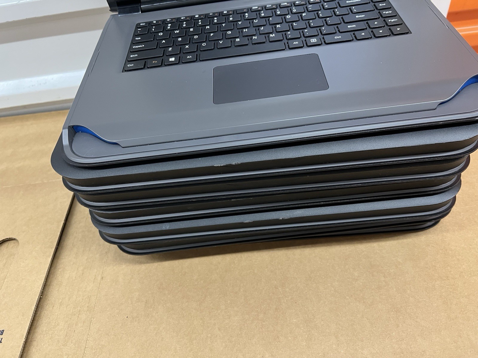Lot Of 7 zSpace W1847 AMD A9-9420 R5 8GB Ram 256GB SSD Win 11 pro W/charger