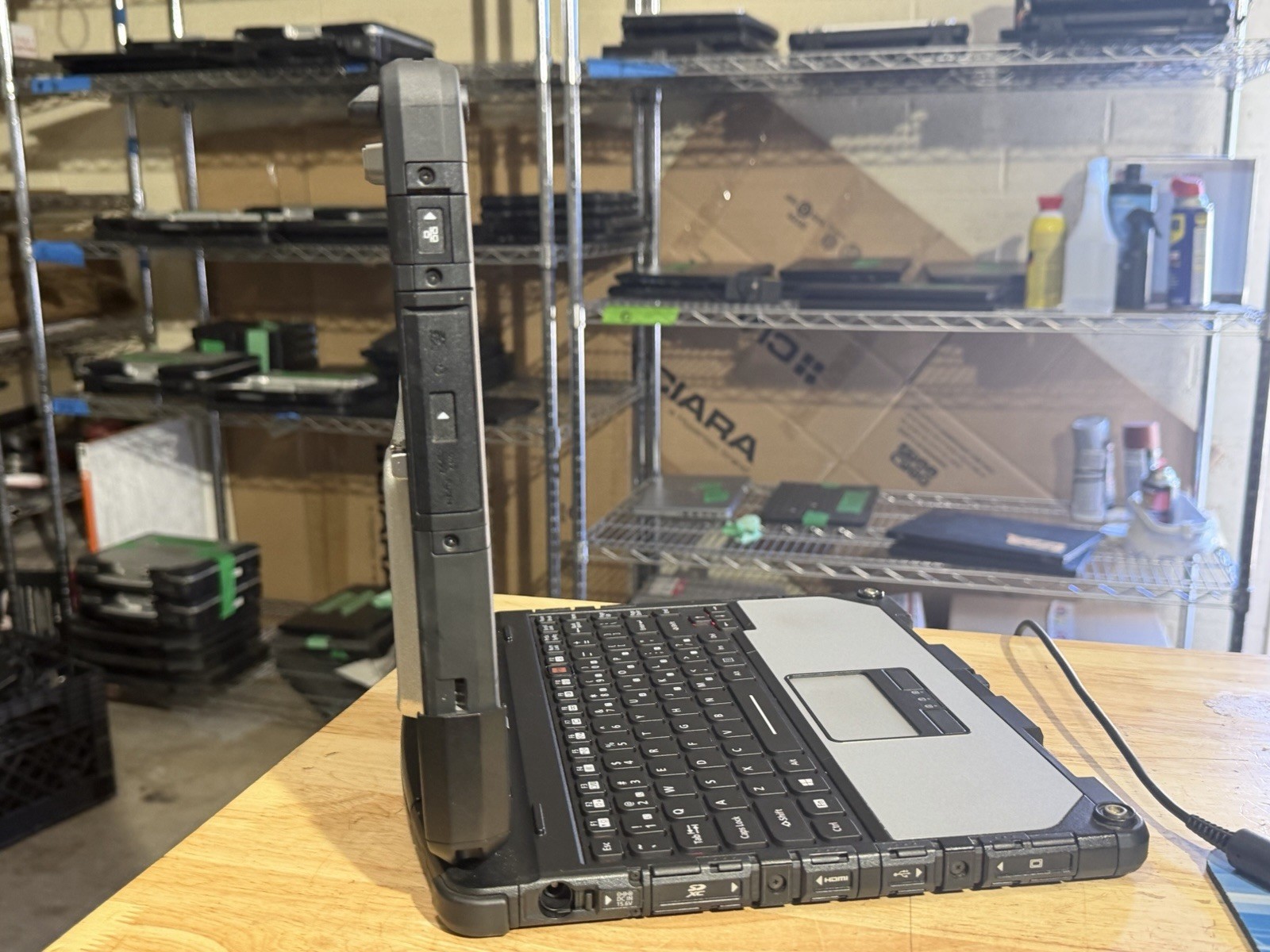Panasonic ToughBook CF-33 i5-6300U 8GB Ram 256 SSD Win11 Pro. Touchscreen