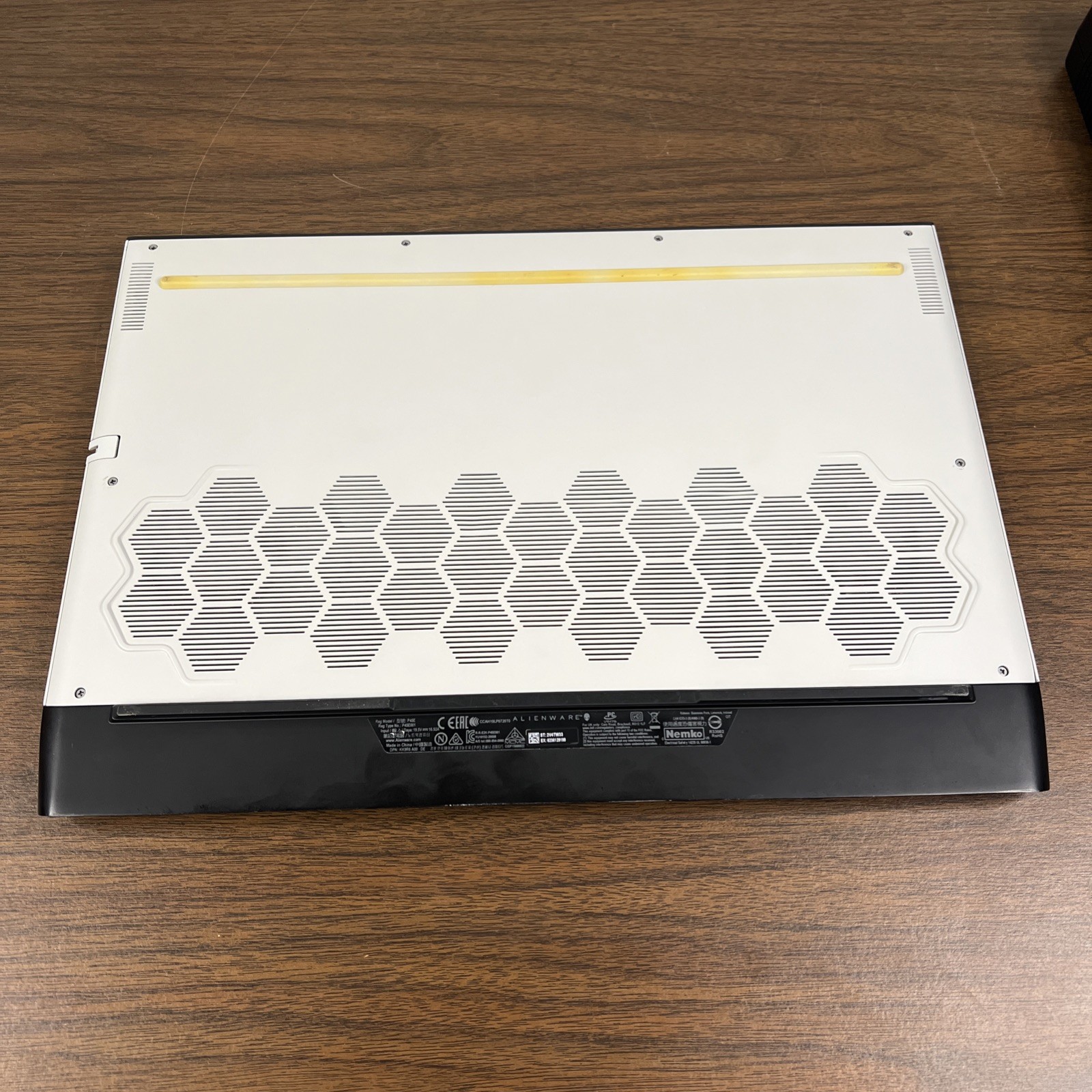 Alienware m17 R3 i7-10750H 32GB RAM 1.4TB SSD 17.3″ FHD 300Hz RTX 2080 SUPER