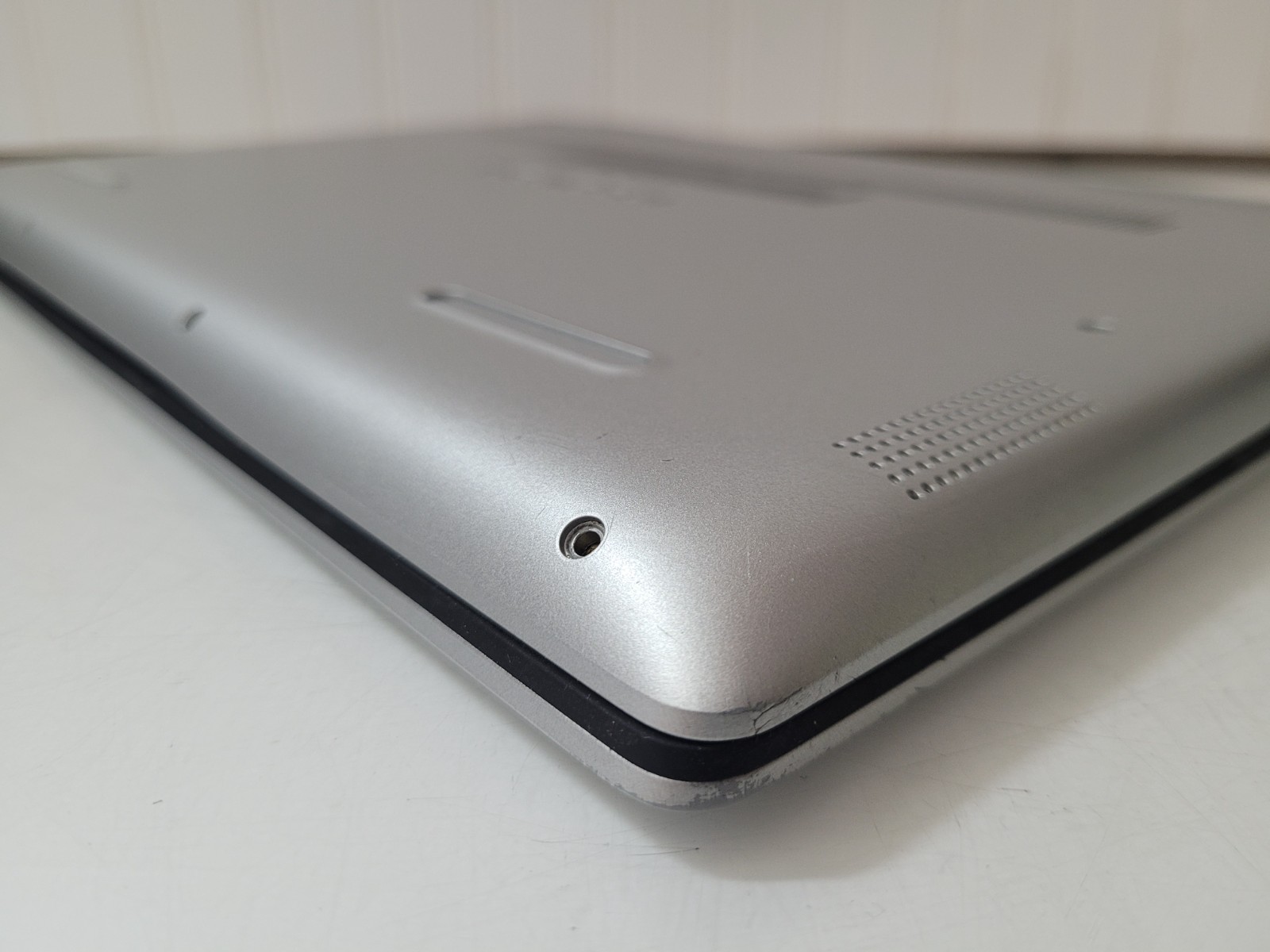 Dell Inspiron 5482 Intel Core i5-8265U 1.6Ghz 4GB Ram No SSD 14″ Laptop