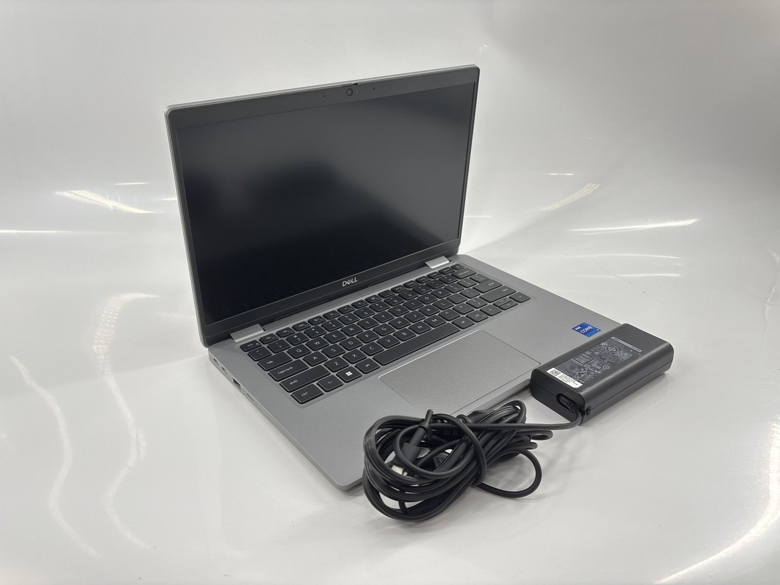 Dell Latitude 5330 Core i7 | 32GB 512GB-SSD | Great Condition*