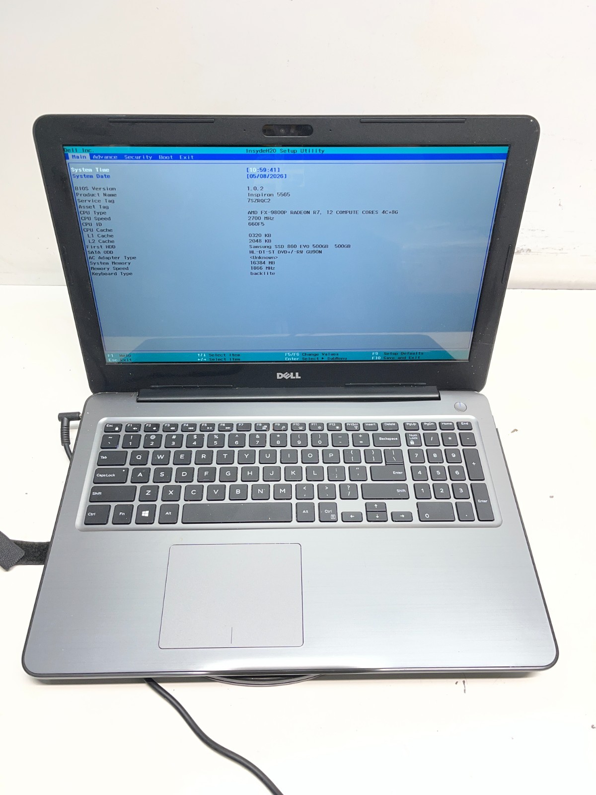 Dell Inspiron 5565 AMD FX-9800P Radeon R7 2700 MHz 16GB 500GB SSD Windows 10