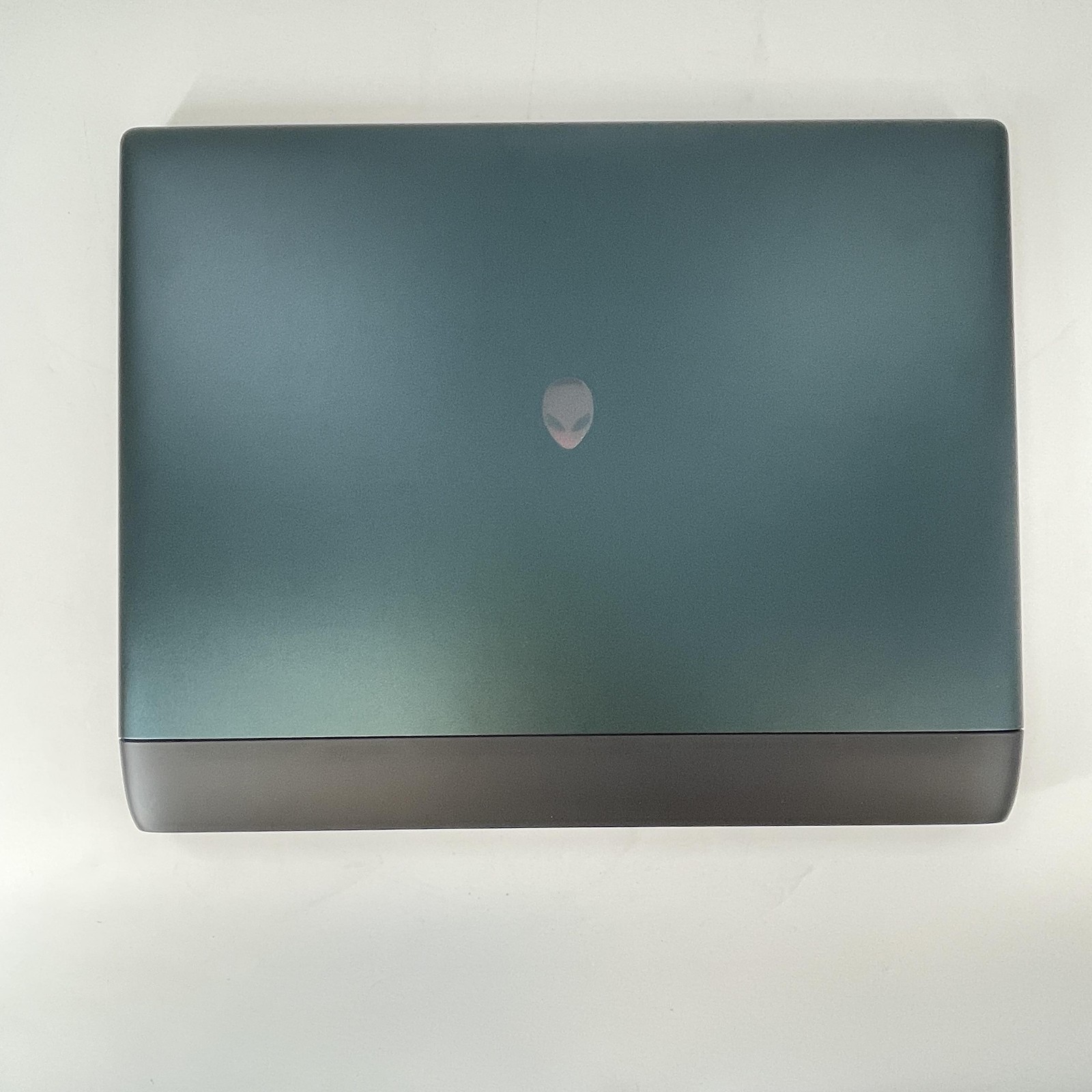 Dell Alienware 18 Area-51 300Hz QHD+ 2.7 GHz Ultra 9 275HX 64GB 2TB/2TB RTX 5090