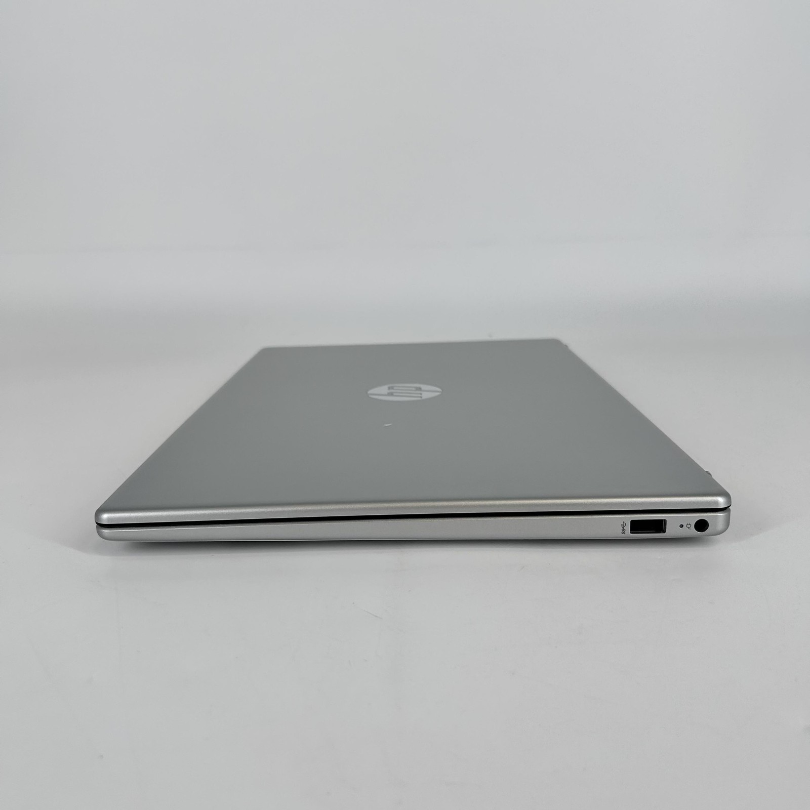 HP Laptop 15-fd0127dx FHD TOUCH 1.8 GHz Core 7 150U 16GB 512GB SSD Excellent