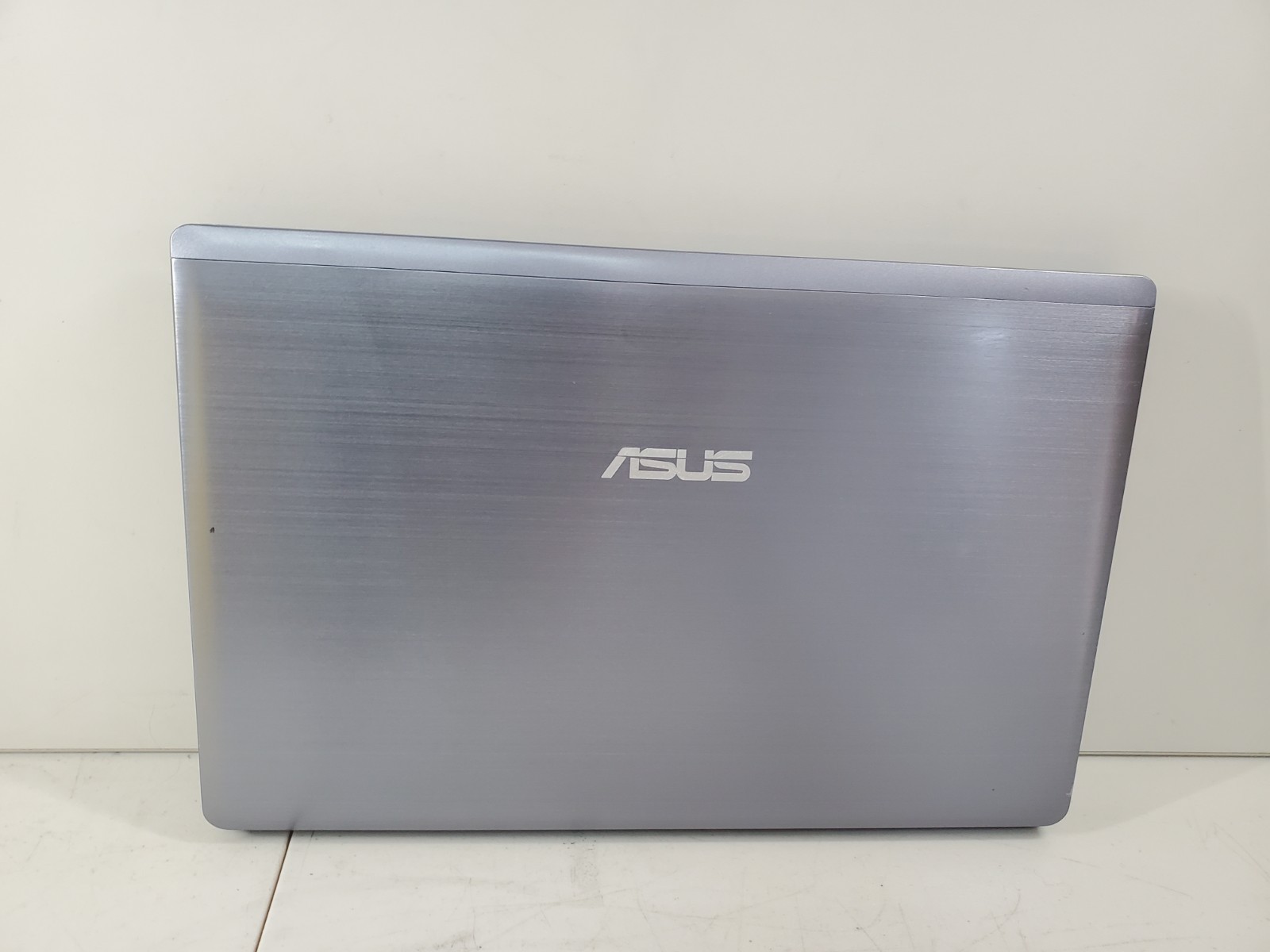 ASUS U57A 15″ Laptop Intel Core i5-2450M 2.50GHz 8GB RAM/256gb