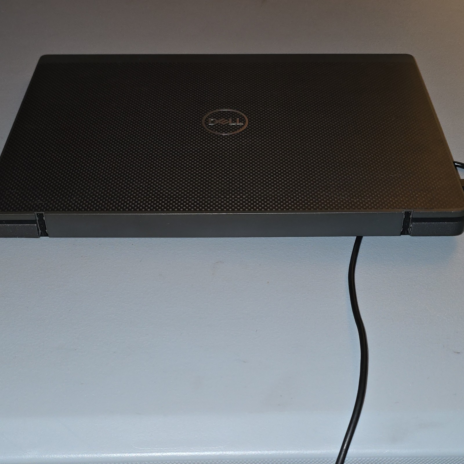 Dell Latitude 7400 14″ FHD i7 16GB RAM 256GB SSD Win 11 Black