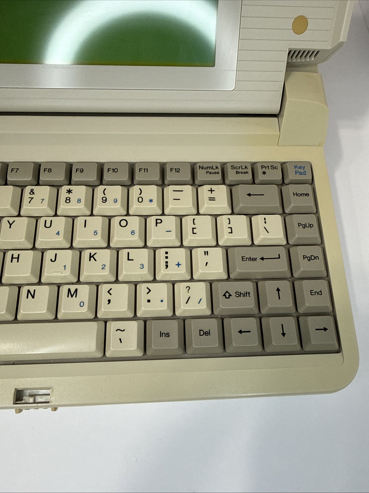 1989 Panasonic Business Partner CF-150 B Portable Computer Powers On Untested