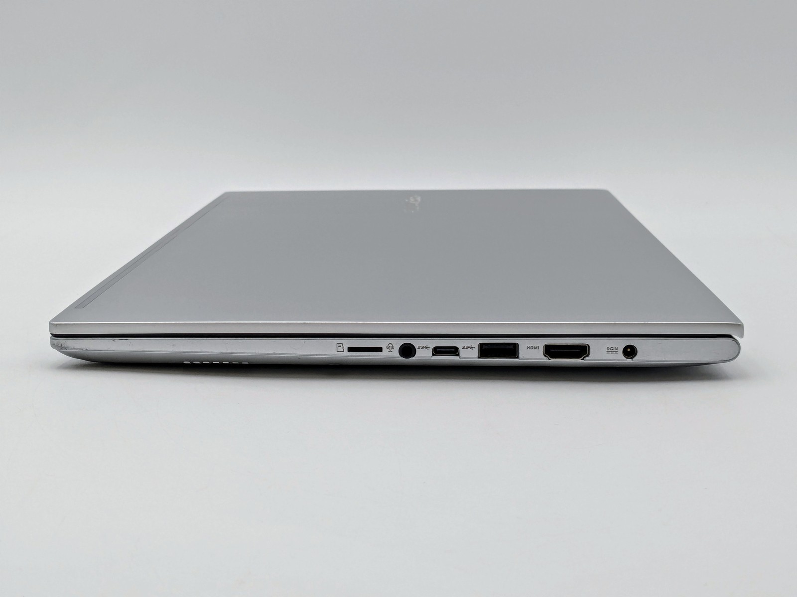 ASUS VivoBook 15 KM513 15″ FHD RYZEN 7 4700U 256GB SSD 20GB W11 FP Reader