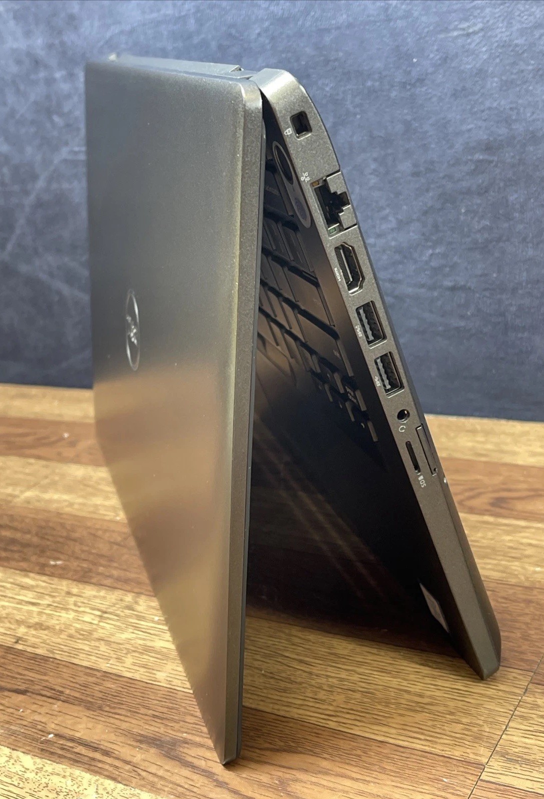 Dell Latitude 5400 14 in Core i5-8365U 1.60 GHz 8GB RAM 256GB SSD