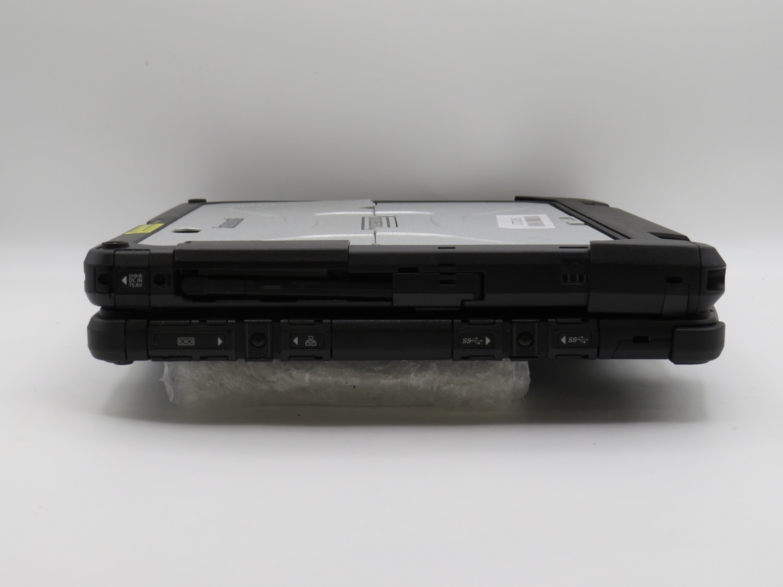 Panasonic Toughbook CF-33 MK1 i7-7600U @ 2.8GHz 16GB DDR3 256GB m2 12″ No OS/AC