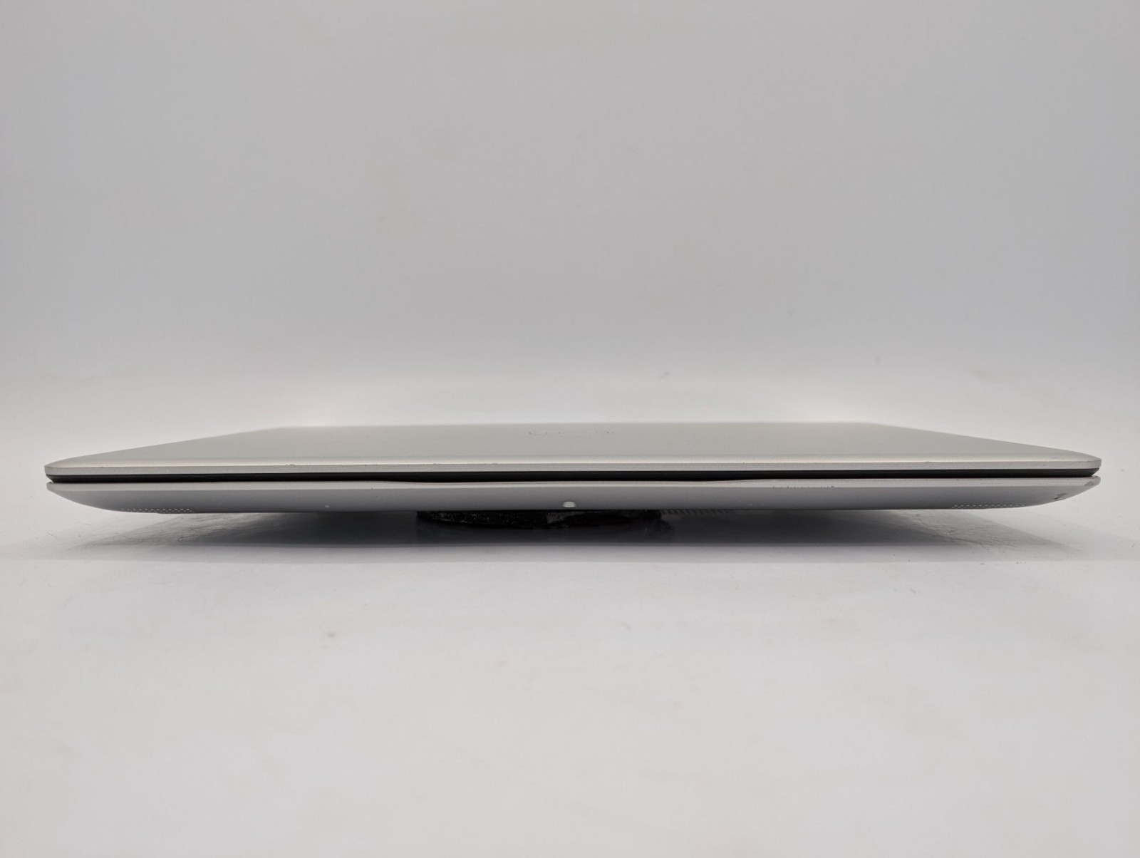 Dell Inspiron 5584 15.6″ Laptop i5-8265U 16GB RAM 256GB SSD Win11 Home