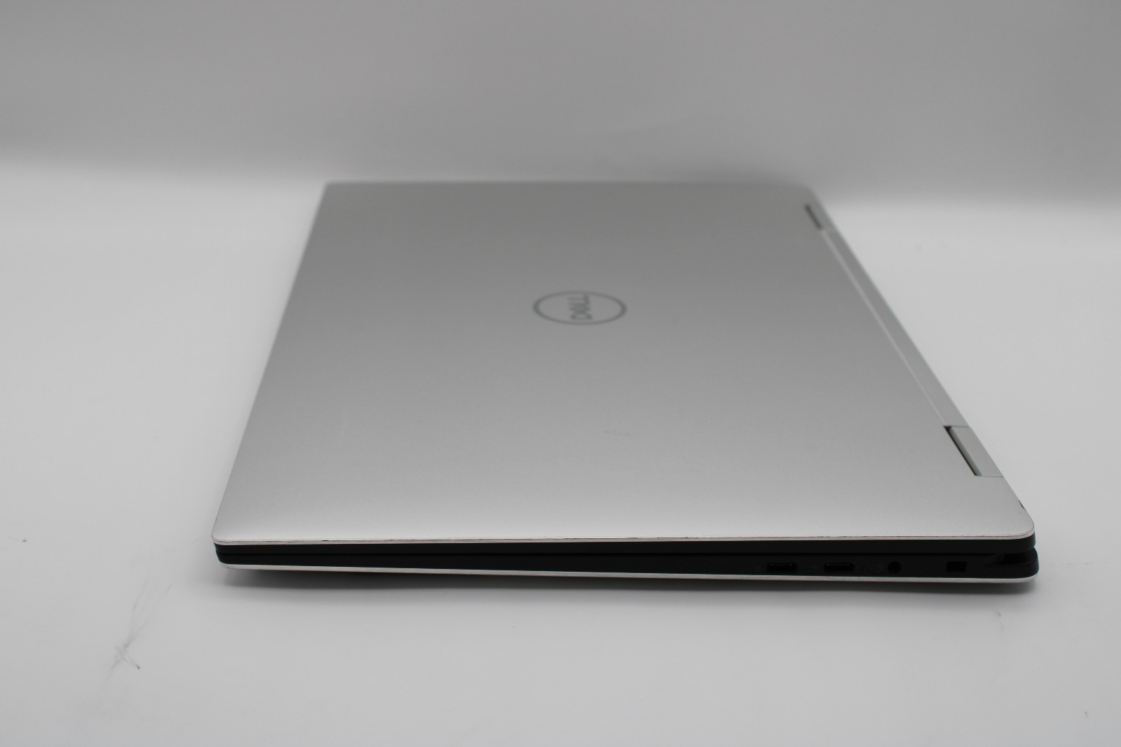 Dell XPS 15 9575 2in1 Touch i7-8705G 16GB RAM 256GB SSD Radeon Vega No OS