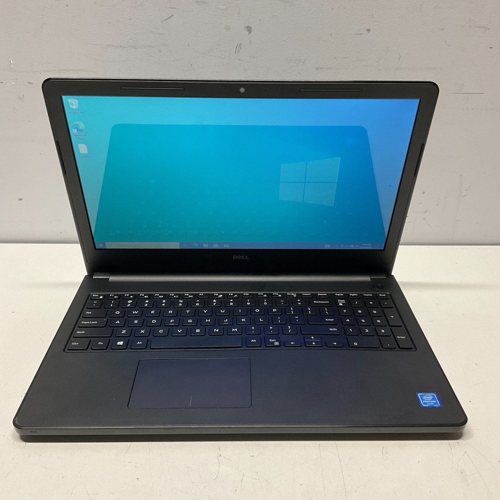 Dell Inspiron 15-3552: Pentium N3700 1.60GHz 4GB 100GB SSD Windows 10 Pro Laptop