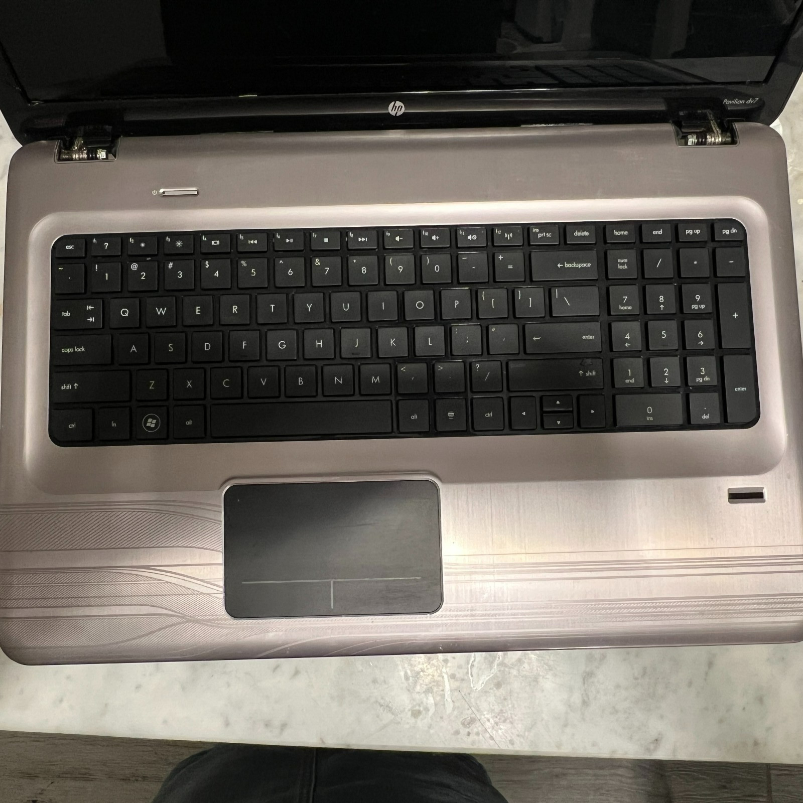 HP Pavilion dv7-4272us 17.3″ Laptop AMD Phenom II 4GB Ram 700GB Beats Audio READ