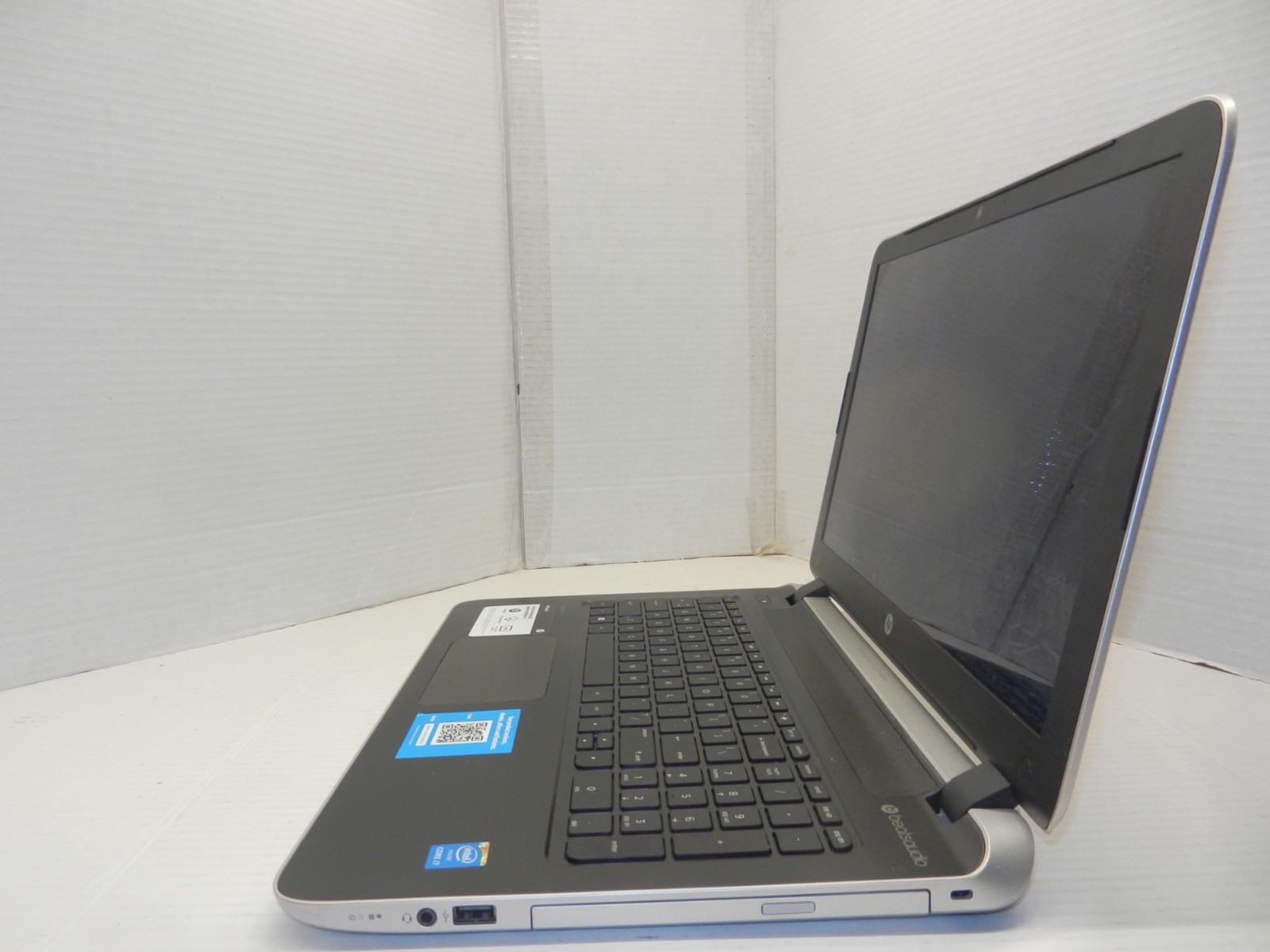 HP PAVILION 15-P100DX 15.6″ CORE i7-4510U@2.0GHz 6GB RAM 750GB HDD WINDOWS 10
