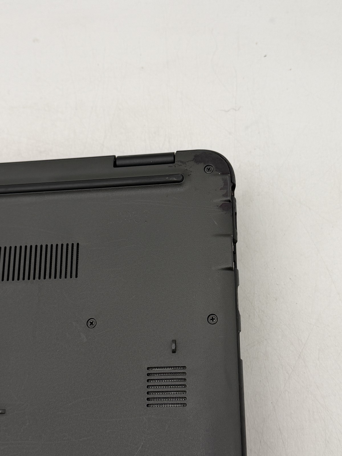 Dell Latitude 3310 13.3in i5-8265U 8GB 256GB NO OS *Read*