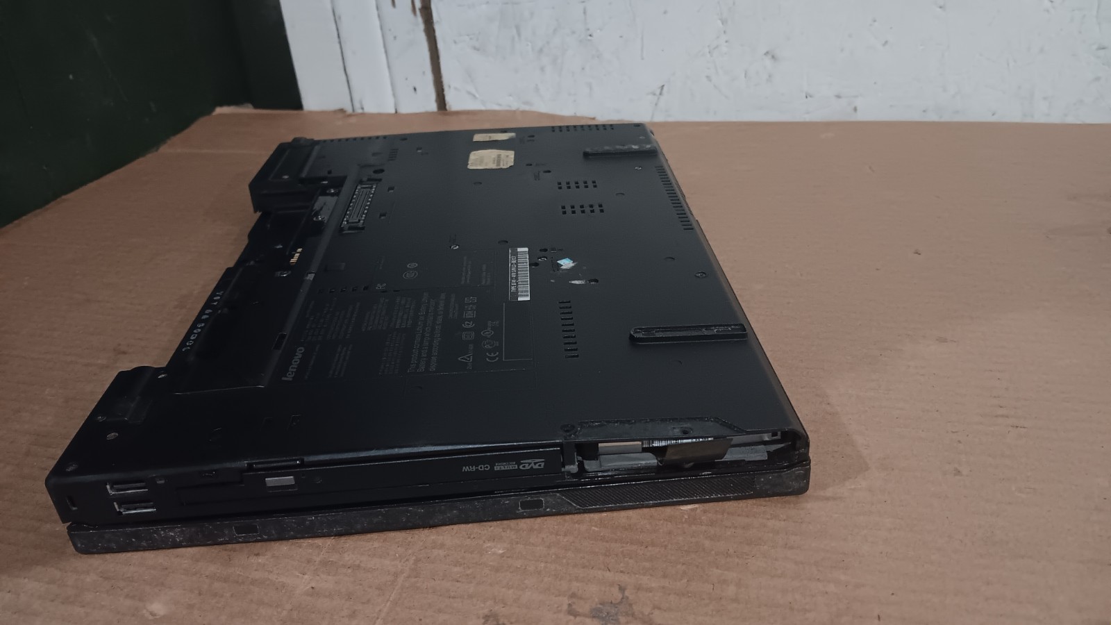 Lenovo Thinkpad T60 Laptop intel Core 2 Duo 2.16 GHz 15.4″ LCD Screen Type 8741
