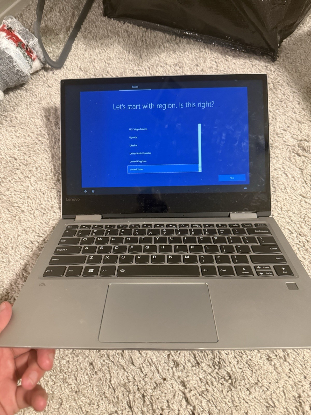 Lenovo Yoga 720-13IKB 2-in-1 13.3″ Touchscreen Laptop 8GB RAM 256GB