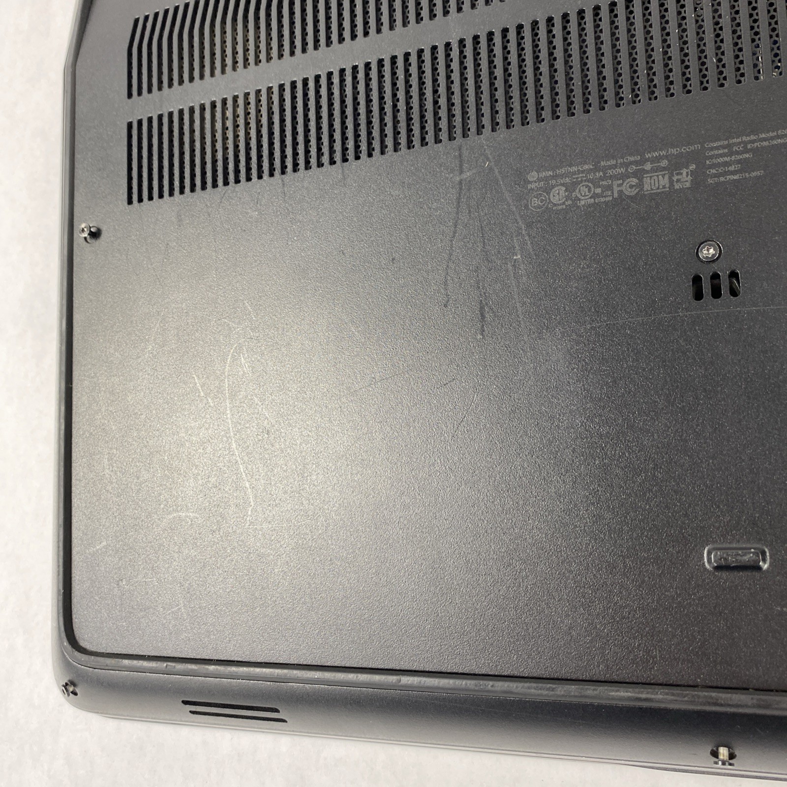 HP ZBook 17 G3 Xeon E3 1535M v5 2.90 GHz 16 GB RAM 17.3″ No Battery No HDD No OS