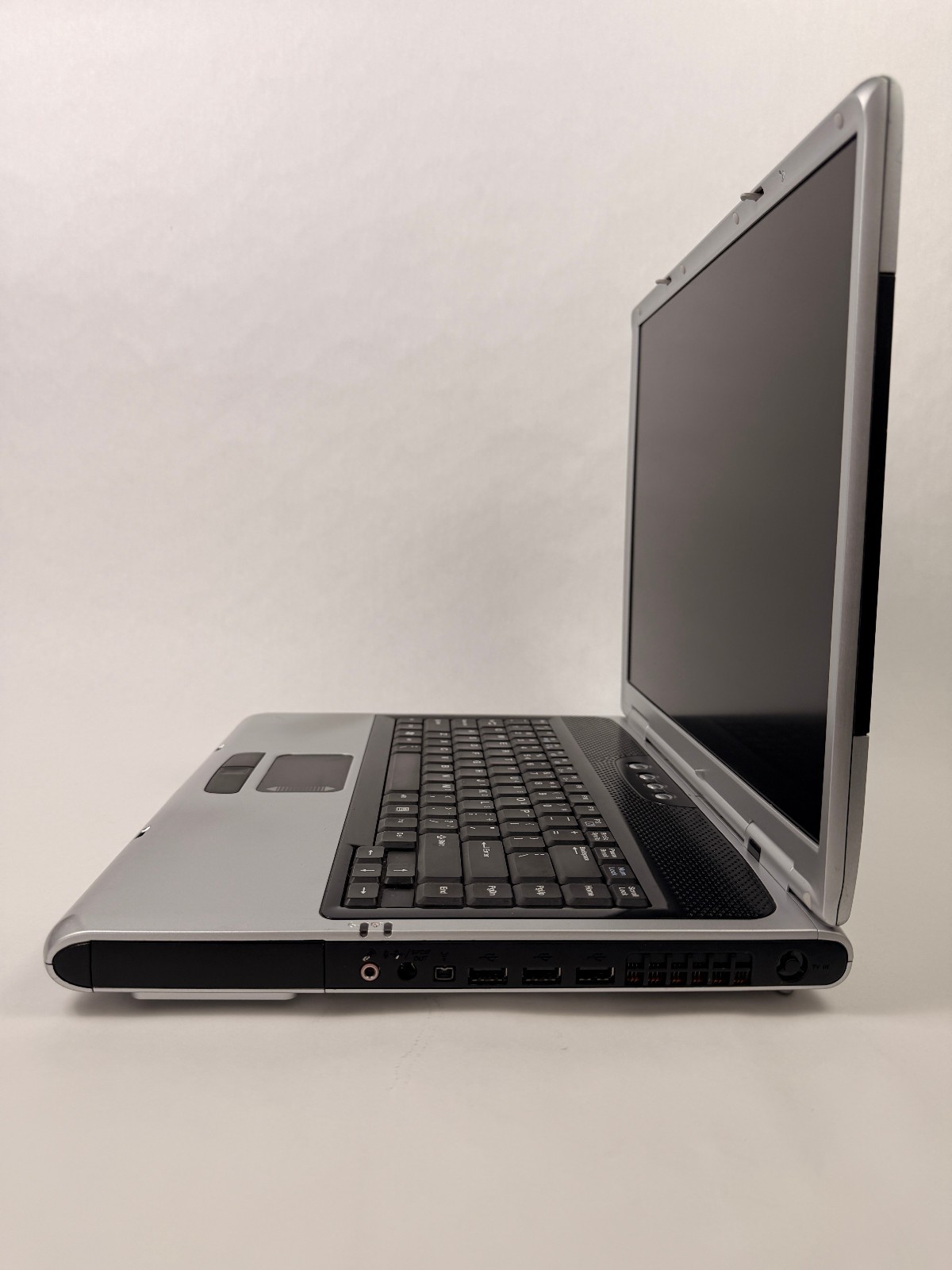 RARE 2004 Alienware Area 51m 766SN0 (Pentium 4, 1GB RAM, 80GB HDD, Win XP)
