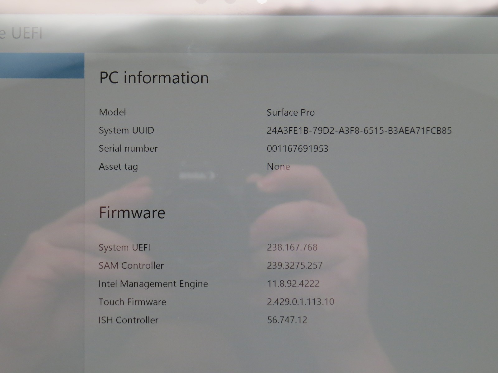 Microsoft Surface Pro 5 | m3-7Y30 @ 1GHz | 4GB DDR3 | 12″ | 128GB HDD | No OS/AC