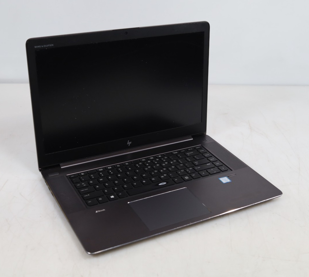 HP ZBook Studio G4 15.6″ Intel i7-7700HQ 8GB DDR4 256GB SSD No COA OS