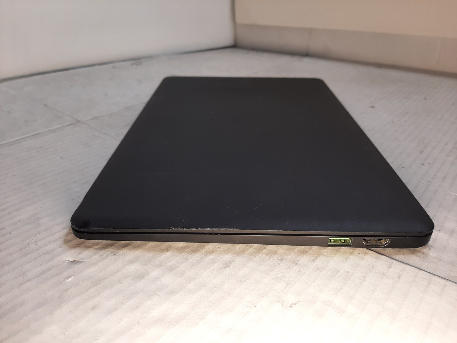 Razer Blade Stealth 13″ i7-7500U 2.7GHz 16GB RAM NO OS/SSD/BATTERY *READ* #97