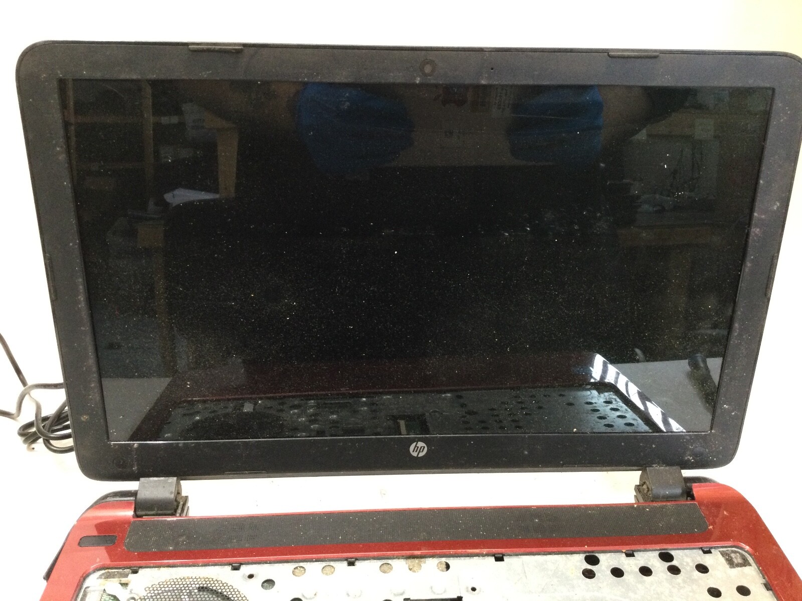 HP Pavilion 15-F211WM – INTEL PENTIUM – 4GB RAM – FOR PARTS -READ DESCRIPTION-BB
