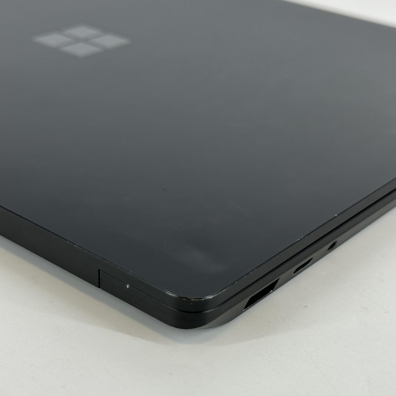 Microsoft Surface Laptop 3 13.5 2K TOUCH i7-1065G7 1.30GHz 16GB 256GB – Good