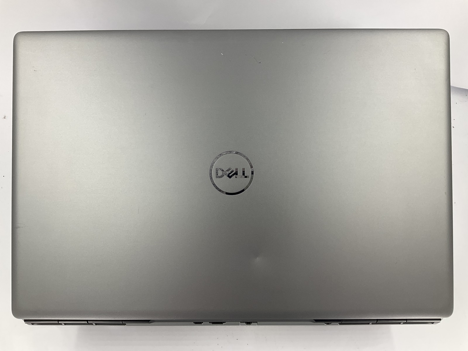 Dell Precision 7750 17.3″ Core i7-10850H 256GB 16GB Win 11 Pro T1000