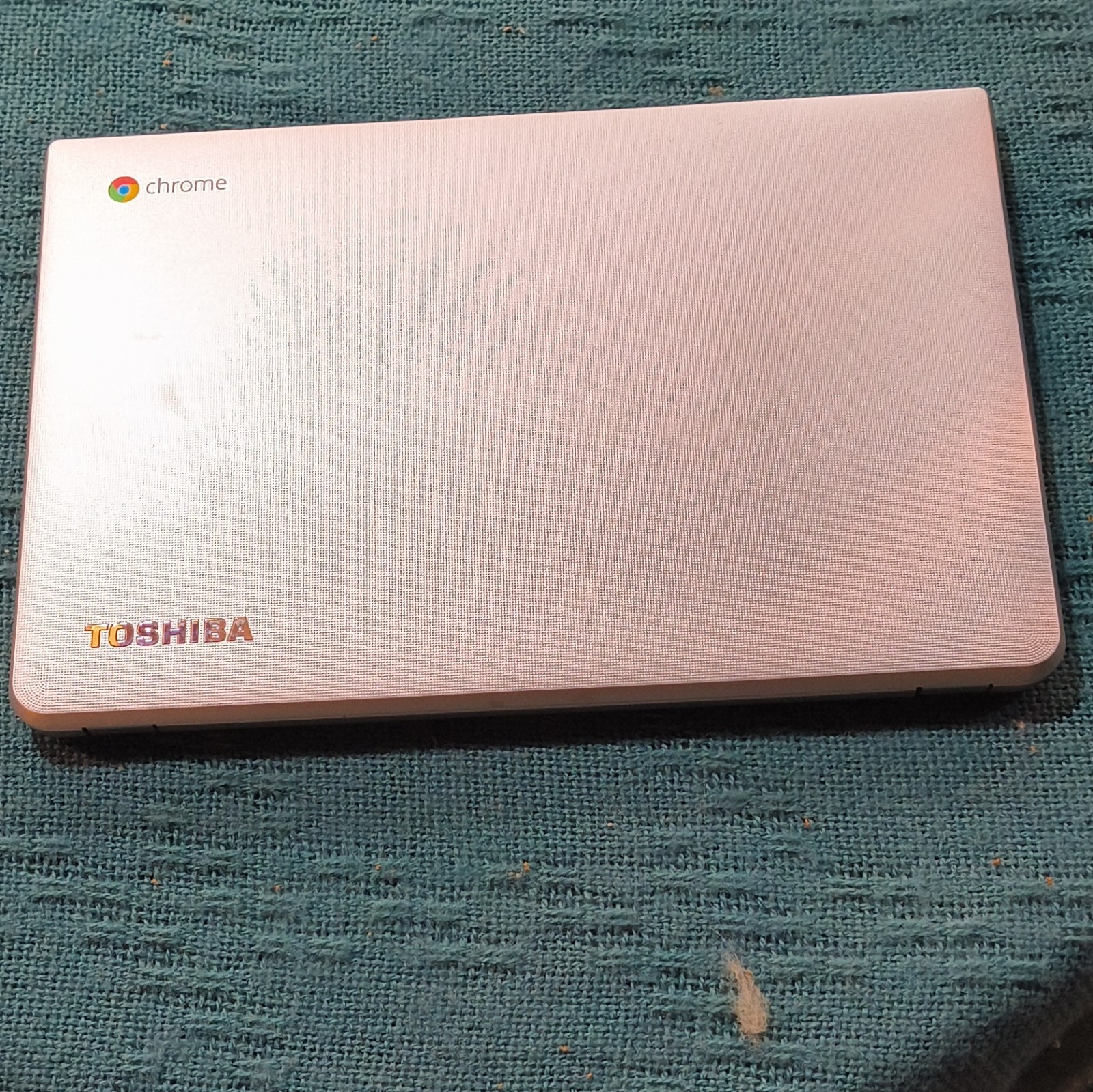 Toshiba Chromebook Intel Celeron 13″ SSD Silver Chrome OS USB HDMI Webcam Wi-Fi