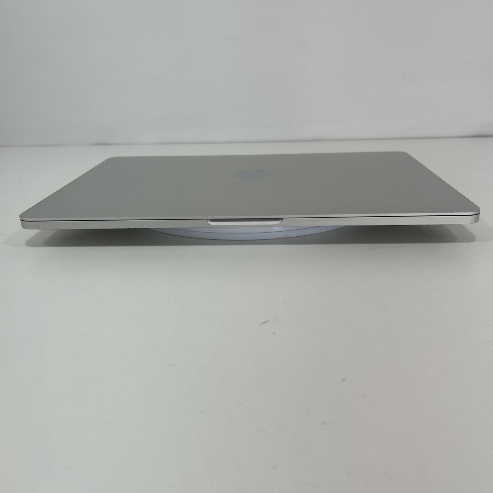 Apple MacBook Pro A1708 Core i5 2.30GHz 8GB Ram 120GB SSD 13.3″ macOS Ventura