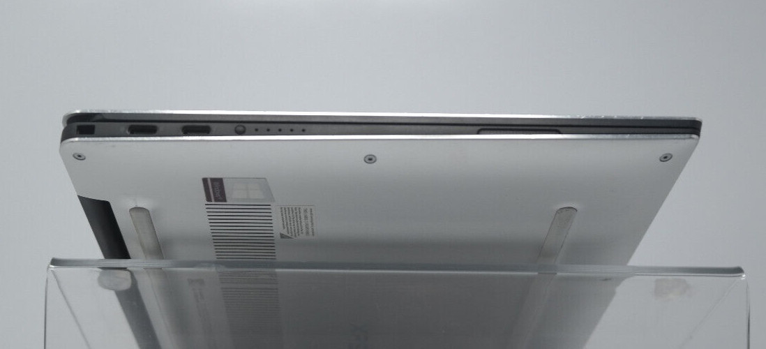 Dell XPS 13 7390 i7 10710U @ 1.10 GHz 256 GB 16 GB FHD Windows 11 Pro