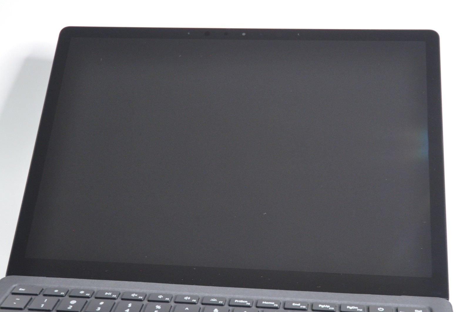 Microsoft Surface Laptop 2 13.5″ i5-8250U 8GB 256GB SSD