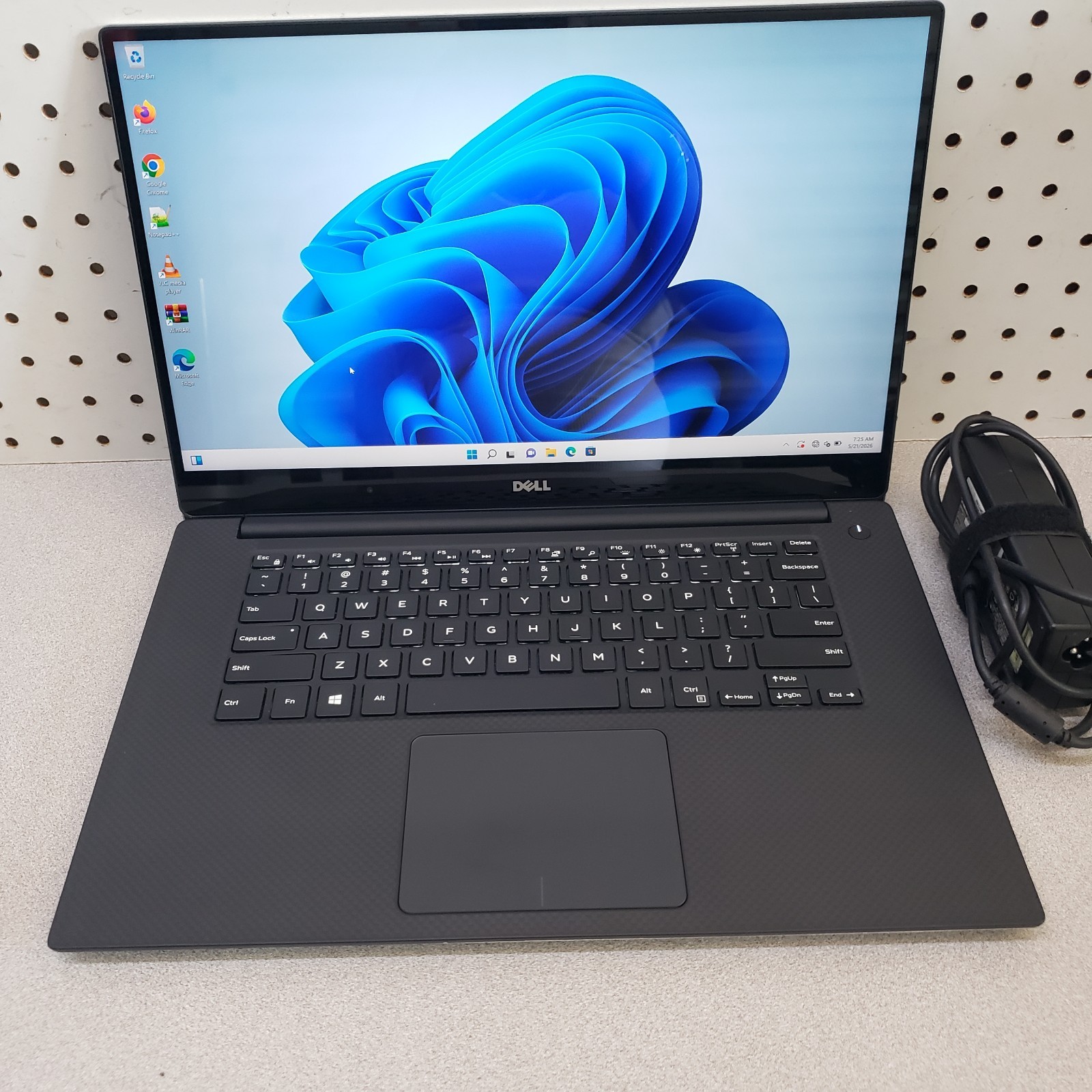 Dell Precision 5520 Touch . i5-7440HQ -16GB-512GB NVMe, WIN 11Pro, 2.80Ghz