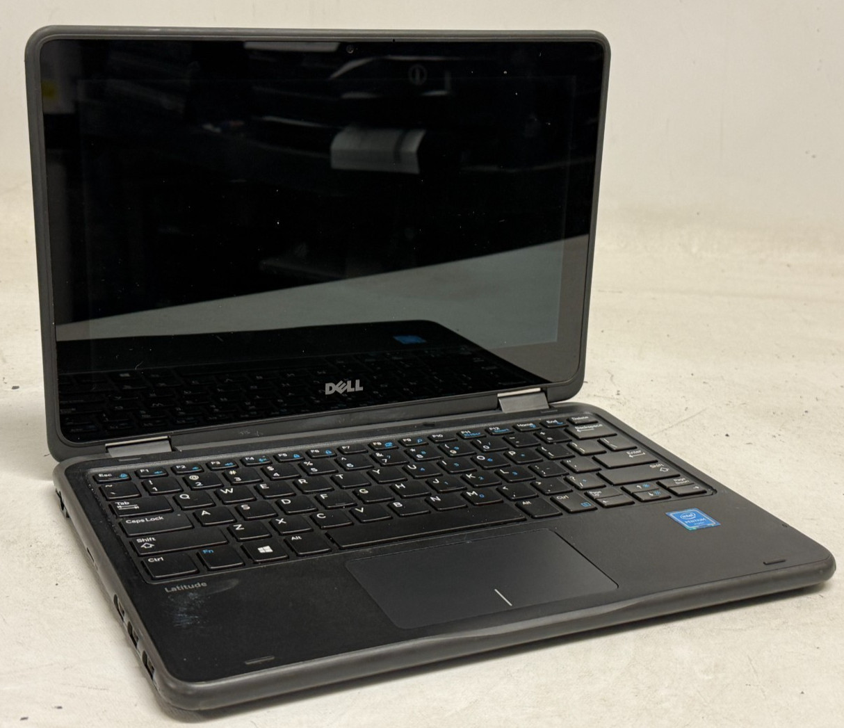 Dell Latitude 3189 2in1 11.6″ (N4200 – 4GB RAM – NO OS/HDD) – Lot of 10*