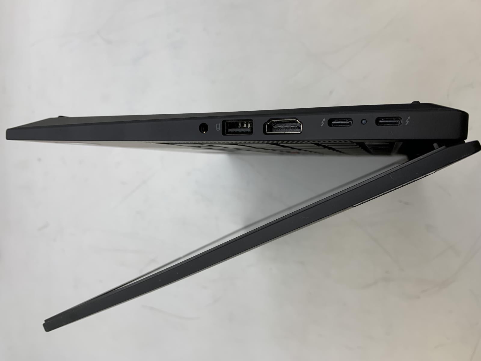 Lenovo Thinkpad P14s Gen 5 AMD Ryzen 7 PRO 8840HS 512GB SSD 16GB DDR5 W11P