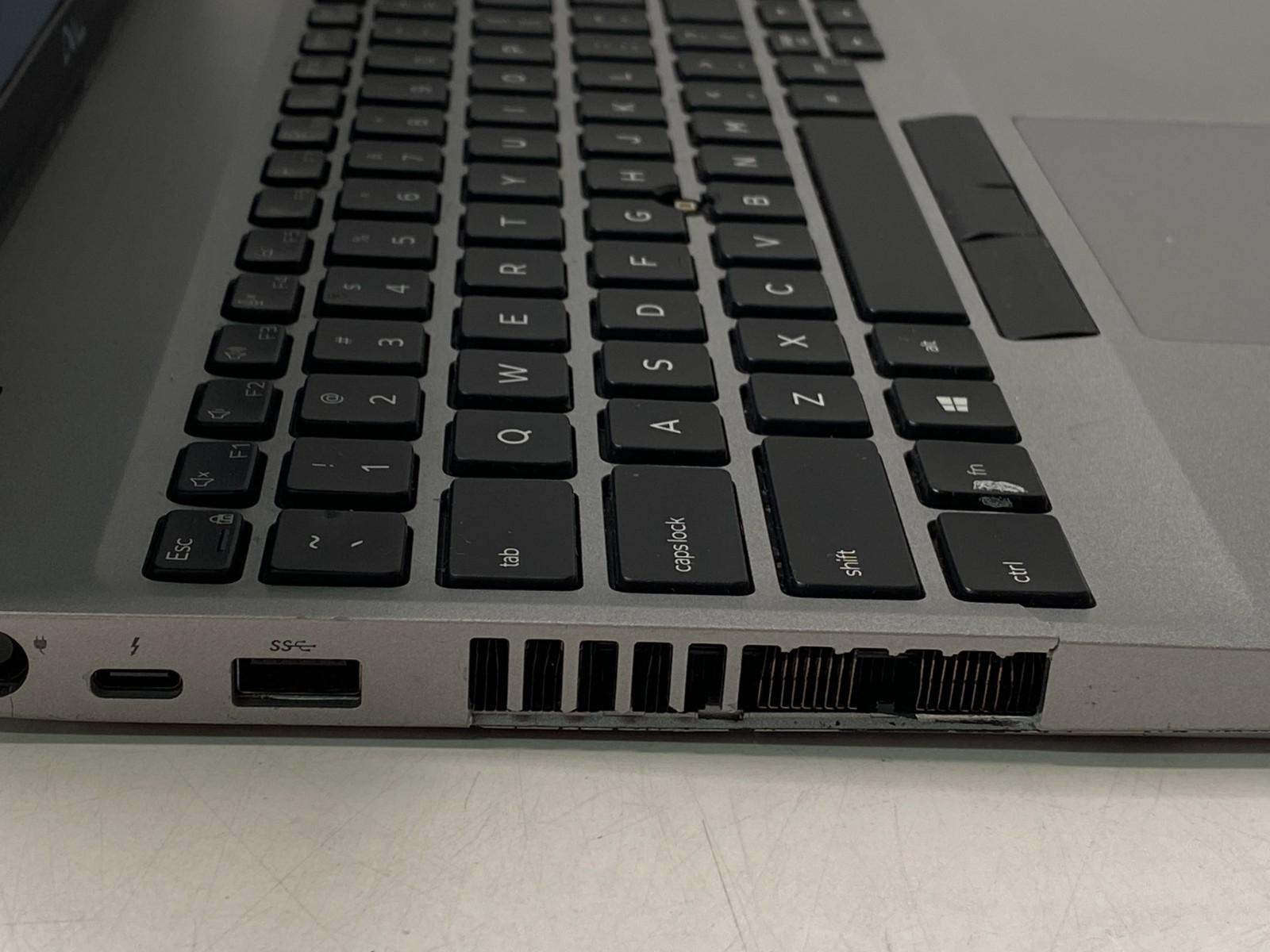 Dell Precision 3550 i5-10310u 4GB DDR4 No SSD Heavy Wear – PARTS